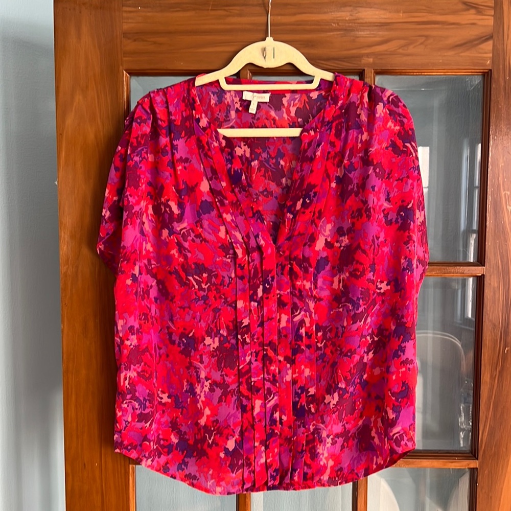 Joie v-neck patterned blouse with pleated detail in front